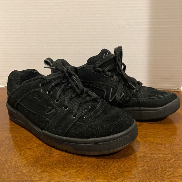Early 2000s non matching same size Hudson Hera black vans womens size 7 - Picture 2 of 10